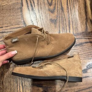Bass womens camel Suede Shoes